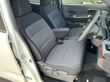 快適に運転できるドライブポジション!運転席シートリフターとシートスライドで、無理のない運転姿勢がとれます