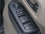 ◆パワーウィンドウスイッチ◆運転席から全席の窓の開閉操作を行うことが出来いつでも換気ができます!