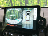 【パノラミックビューモニター】専用のカメラにより、上から見下ろしたような視点で360度クルマの周囲を確認することができます☆死角部分も確認しやすく、狭い場所での切り返しや駐車もスムーズに行えます。