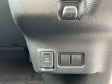 荷物フックあります。