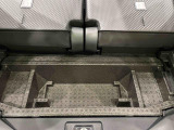 ラゲージの底には、大容量の収納ができる深底ラゲージアンダーボックス。小物のキャンプ道具の収納に大活躍!