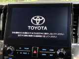 【メーカー純正ナビ】インテリアに溶け込むスタイリッシュな「専用設計」メーカーナビを装備♪視認性や操作性など基本性能にも優れ、より上質なカーライフをお楽しみいただけます。