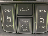 【両側パワースライドドア】スマートキーや運転席のスイッチで後席両側スライドドアの開閉が可能♪電動だから力を入れてドアを開ける必要が無く、小さなお子様でも簡単に開け閉めでき快適です♪