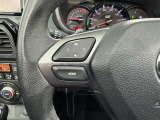 ステアリングスイッチ装備!運転しながら手元でオーディオの操作などができます。