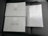 【メンテナンスノート・取扱説明書】過去の整備状況や、車両の取り扱い方法が分かります。