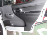 運転席ドア内張り画像です。