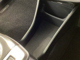ドライブのサポート、車内の収納スペースも充実してます♪