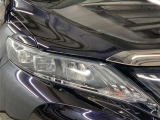 シャープなデザインのLEDヘッドライトです。
