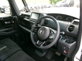 機能的な運転席は運転の妨げにならずストレスを感じさせません。