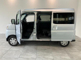 お客様にぴったりなおクルマをお選びいただけますように様々な展示車をご用意致しております!ダイハツの軽自動車だけではなく、他メーカー車やコンパクトカー・ミニバンなども数多く取り揃えております!