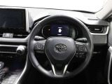 各操作スイッチなどもハンドルから手を放すことなく操作可能で安全運転に支援いたします!