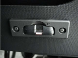 ◆ドライブレコーダー◆映像・音声などを記録する自動車用の装置です。 もしもの事故の際の記録はもちろん、旅行の際の思い出としてドライブの映像を楽しむことができます。