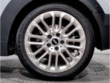 自宅にいながら車両の御確認ができます。お客様へ車両の詳細画像をお届け出来ます。お気軽にお申し付け下さいませ。