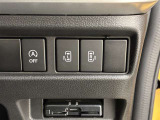パワースライドドアの開閉スイッチです!運転席に座ったままでも操作することもできるので便利です♪