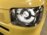 【LEDヘッドライト】点灯した瞬間のクリーンな白さが、今の車らしい清潔感を感じさせてくれます。明るさだけでなく、寿命や省エネ性能も優秀。長く乗る一台だからこそ、こだわわりたい方に最適です。