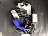 コンセント型の充電ケーブルがセットでついております。ご自宅で簡単に充電することが可能です。