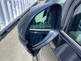 【BSI装備です♪】ブラインドスポットインフォメーショは、走行中の死角になりやすい自車の斜め後方車両を検知し、ドライバーへ注意を促すことで運転負荷を軽減する機能です♪