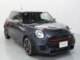 &ldquo;往年のMINIブランドらしさ&rdquo;を感じさせる3Drタイプのトップグレード・JCWが入庫。特別仕様GPインスパイアードED専用ならではの内外観の雰囲気の良さ、状態の良さからおススメし易いモデルです。