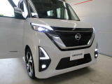 ■LEDヘッドランプ。LEDフォグランプ。シグネチャーLEDポジションランプ。