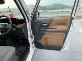 運転席ドア内張☆持ち手部分や下部に薄いキズはありますがキレイです♪
