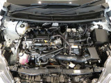 車にとって大切な部分のエンジンルームもきれいにクリーニング済みで安心です♪