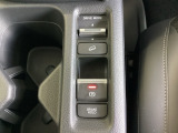 パーキングブレーキは電子制御パーキングブレーキです。