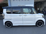 当店では常時20数台のお車を展示しておりますのでお気軽にお立ち寄りください。
