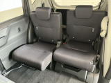 【スライドシート】後席にもスライド機構があることで、細やかに荷室スペースを確保!日常の様々なシーンに対応します♪