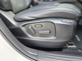 【運転席パワーシート&ドライビングポジションメモリー機能】運転手にあったシートパターン設定可能です。