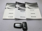 取説・メンテナンスノート・スマートキーの3点セットです。