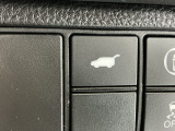 テールゲートが電動で開閉でき、荷物などで両手がふさがっているときなど便利に使えます