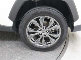 225/60R18サイズのタイヤになります。