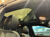 車両は屋内展示しておりますので天候に関係なくごゆっくりコンディションご確認頂けます。車両を倉庫へ保管している場合が御座いますのでご来店前に在庫確認頂けると幸いです。TEL072-784-8800