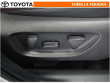 運転席パワーシート。お好みの乗車姿勢を電動で調整できます。