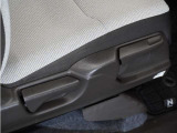 ◆シートハイトアジャスター◆運転席を上下に高さ調節ができます!運転ポジションを体格に合わせてシート調整できます。