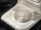 (前席/掘り込み式)ホットカップホルダー☆保温付で温活が車内でも実現♪600mlのペットボトルまで対応しておりスイッチ1つで温かい飲み物は保温を、冷たい飲み物は常温にしてくれます
