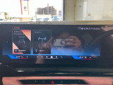 i-Drive 純正HDDナビゲーション Bluetooth接続でスマートフォンとリンクし音楽を楽しんだり、ハンズフリー通話ができます。Apple Car Playに対応。グーグルマップやアマゾンミュージックがご利用可能です。