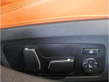 【コックピットシート】BMW車の主役席。車体中央にくる様に配置し車両重心とが一致する事でドライバーと車との一体感あるドライビングを実現。人間工学に基づき形成した形状が長時間のドライブ疲労も軽減します!
