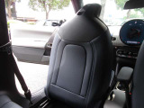 外装はもちろんのこと、内のクリーニングも徹底。中古車を感じさせない美しいコンディションでお渡しいたします。