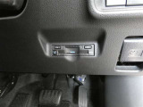 ETC車載器付きです。高速道路の料金所もスムーズに通過できます。※セットアップ費用は別途必要です。