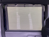 ロールサンシェイドは太陽光を防ぐので冷房の効きを良くする効果もあります。エアコンを控えめにすれば燃費向上も見込めます
