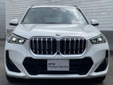 【キドニーグリル】BMWの代名詞。一目見ただけでBMWであると認識できる確固たるアイコンとして存在感を放ちます。