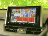 停車時にテレビ放送を楽しめる機能が搭載されています。お子様連れのご家族にもおすすめです。