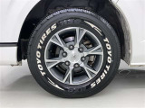 かっこいいホイールですね。 車のイメージを大きく左右するホイール部分はコダワリを持ちたいですね。
