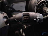 MINIの内装はとにかく『円』に拘ったデザインコンセプトが一目で伝わってきます。これほど円形に拘った車は他に御座いません。伝統のデザイン、トグルスイッチなど遊び心のある内装で御座います。