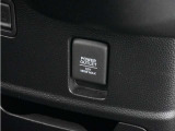 ◆アクセサリーソケット◆ドラレコの電源やスマートフォンの充電等に使用できる便利な電源ソケット!使いやすい場所に装備されています。