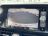 バックカメラ連動】シフトをリバースに入れると後方映像がナビに映ります。狭い場所での駐車やバックが苦手な方でも安心です!