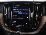 プラグインハイブリッドシステムは、各ドライブモードに応じて電気モーターとガソリンエンジンを協調制御します。