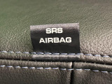 車両側方からの衝撃を緩和するSRSサイドエアバッグ(運転席/助手席)に加えて,SRSカーテンシールドエアバックも標準装備