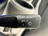 オートライト機能 車外の明るさに応じて自動的にヘッドランプなどを点灯・消灯。夕暮れ時やトンネルなどで役立ちます!!
